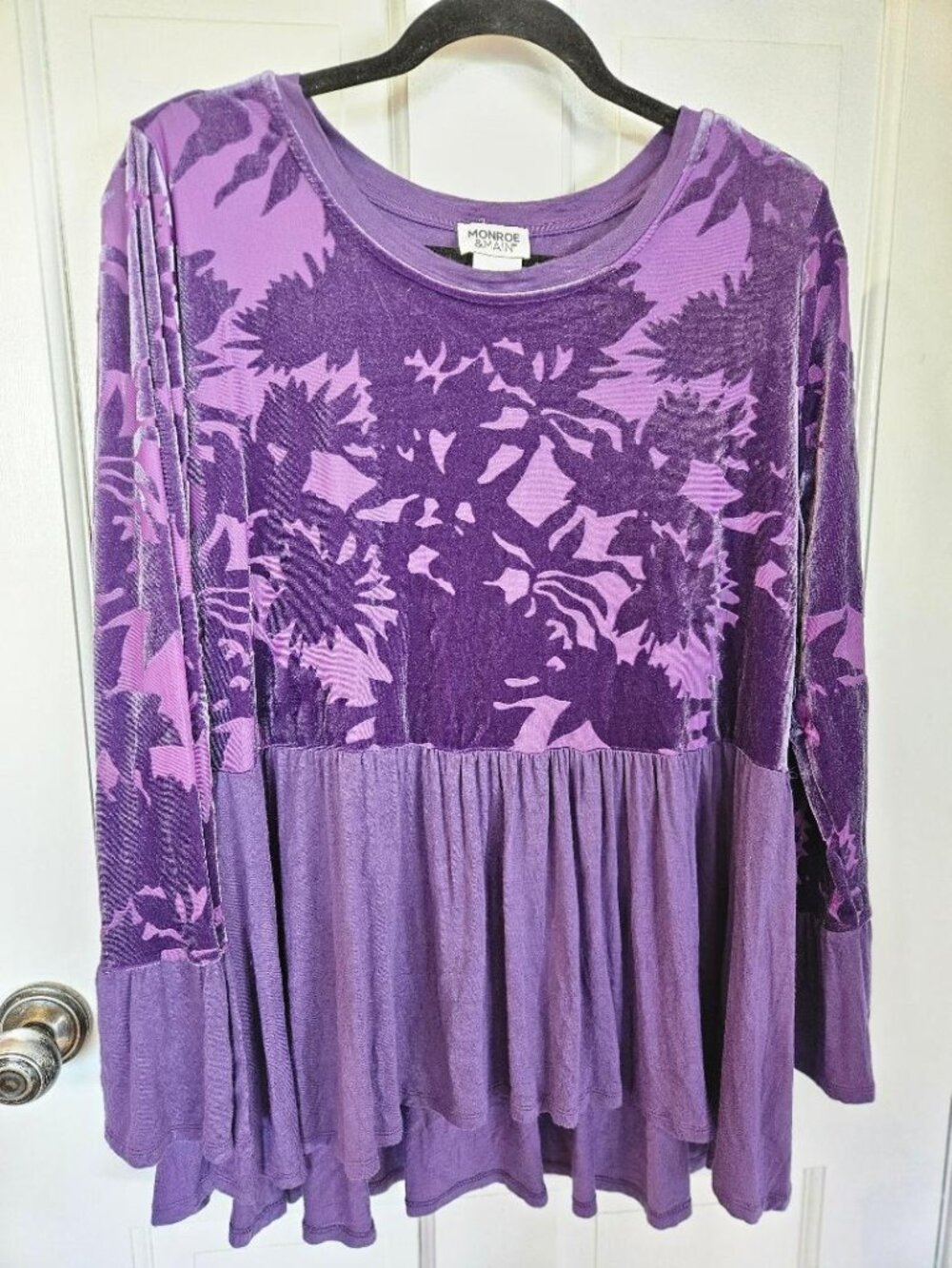 Monroe & Main 2-toned purple polyester/tayon/spandex long sleeve top